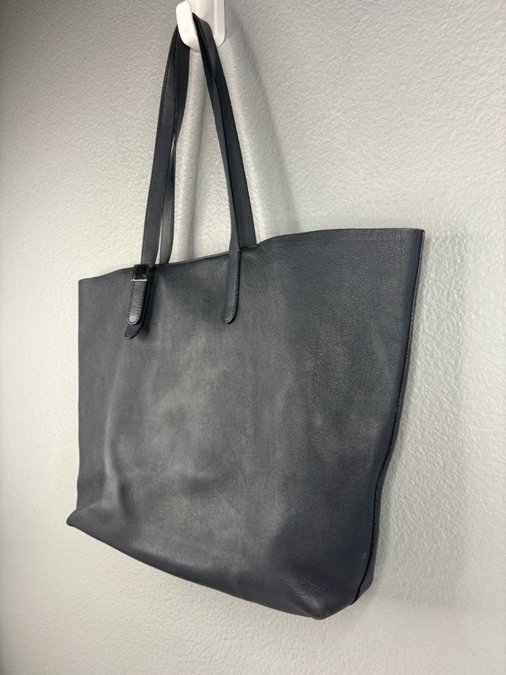 Everlane Navy Leather Tote Bag View 2